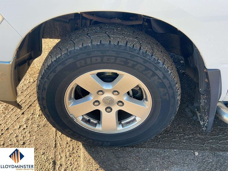 2011-ram-1500-slt-image-22