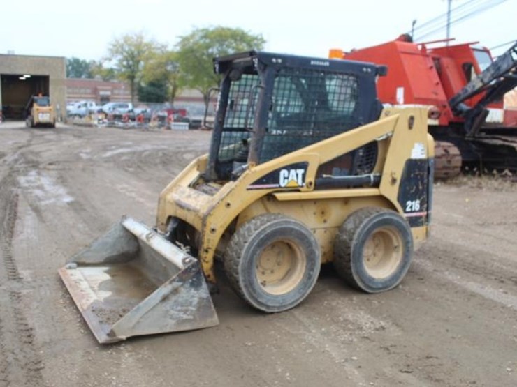 2001-caterpillar-216-image-1