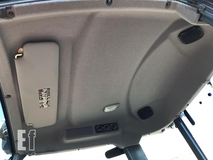 2015-kubota-m7060-image-12