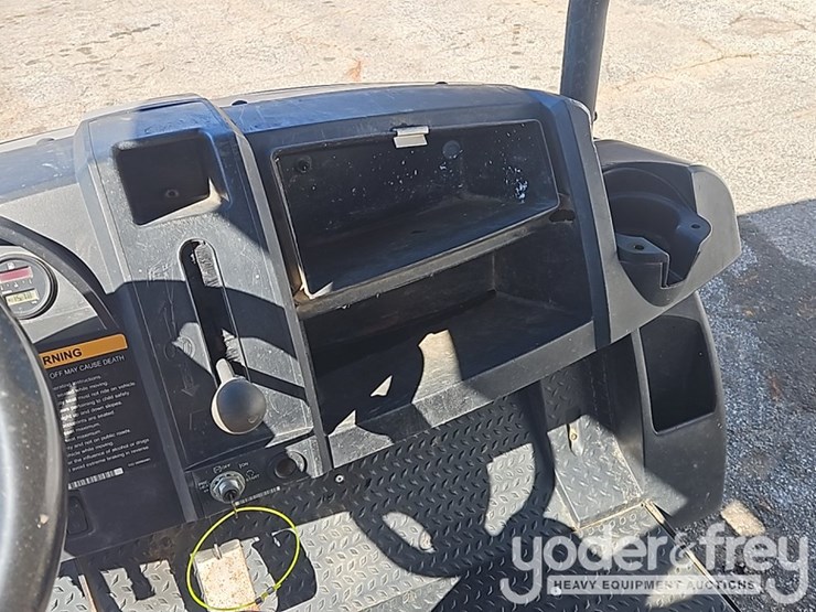 2020-club-car-carryall-1700-image-14