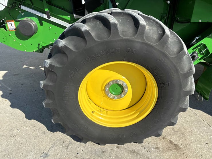 2013-john-deere-s670-image-52