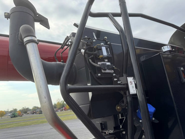 2023-case-ih-8250-image-45