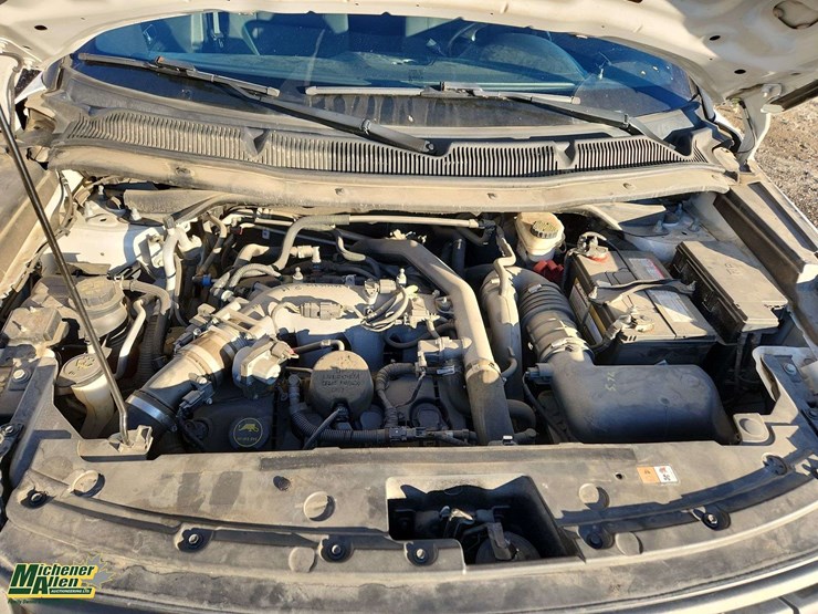 2017-ford-explorer-image-24