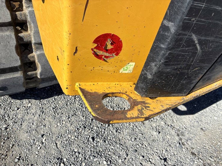 2018-caterpillar-259d-image-22