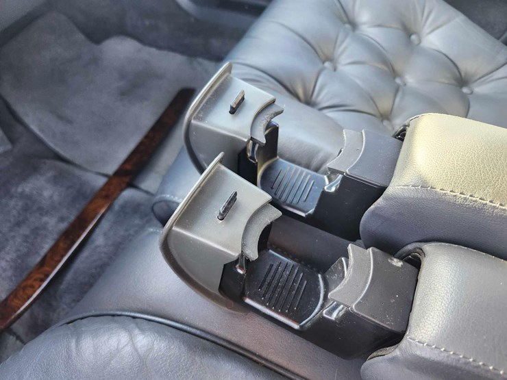 1990-chrysler-new-yorker-fifth-avenue-image-28