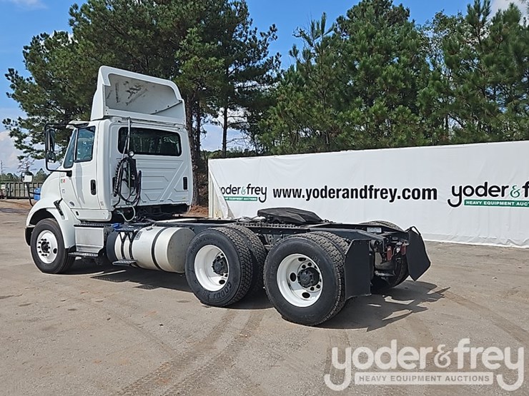 2017-international-8600-image-3