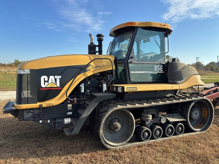 #114632-•-cat-85e-#6js00405-image-1