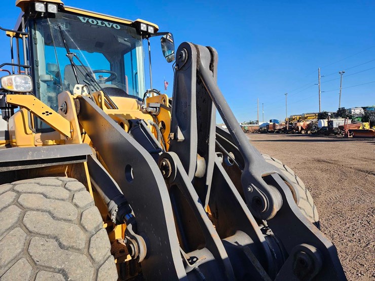 2019-volvo-l110h-image-7