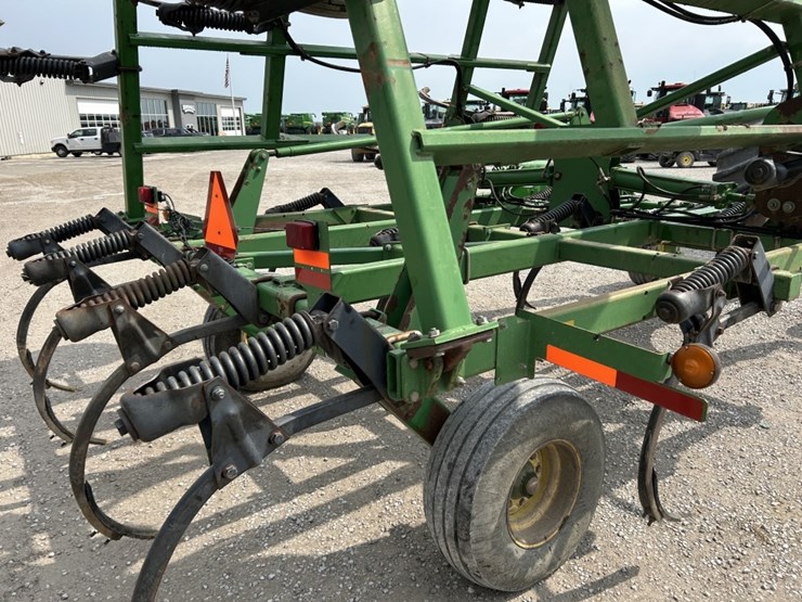 2002-john-deere-2400-image-26