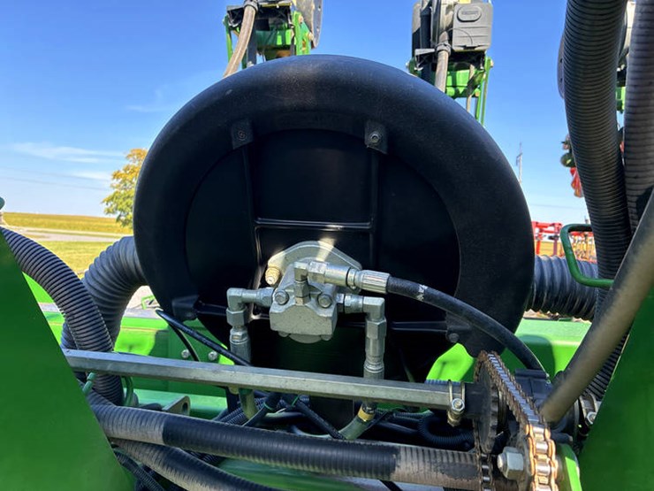 2011-john-deere-1790-image-24