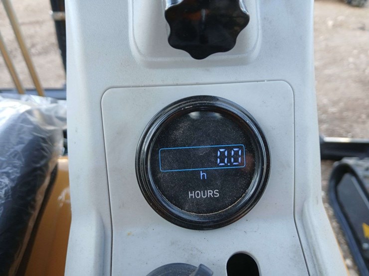 2025-qk18r-mini-excavator-image-18