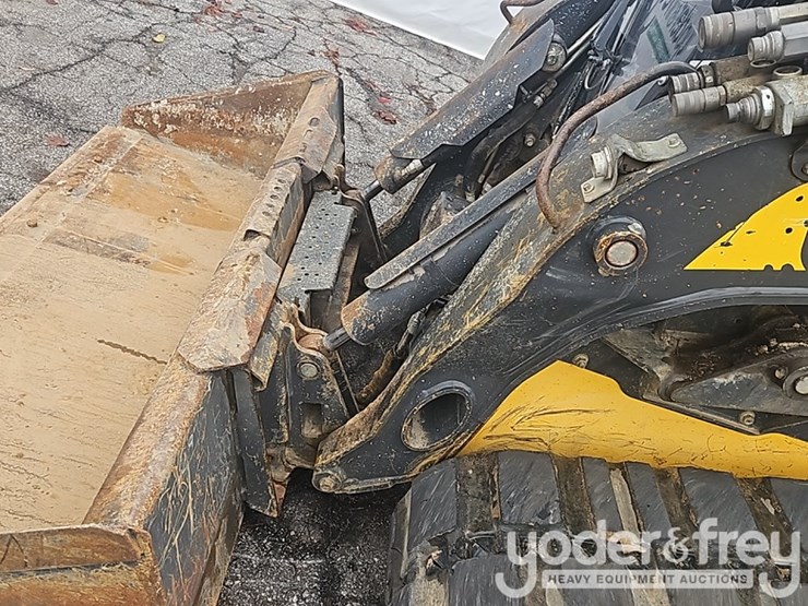 2020-new-holland-c345-image-19