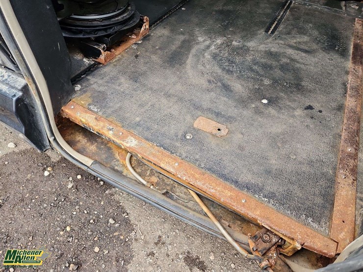 2016-dodge-grand-caravan-crew-image-31