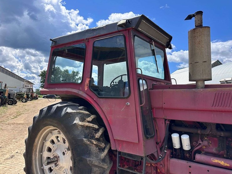 farmall-1066-hydro-image-12