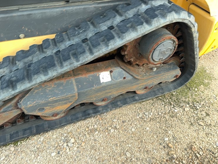 new-holland-c227-image-70