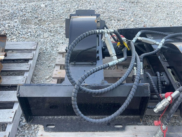 mini-skid-steer-stump-grinder-image-1