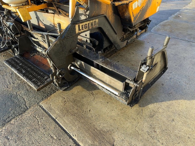 2006-leeboy-l1000t-tracked-asphalt-paver-image-13