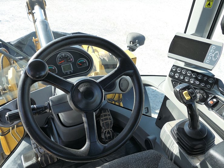 2014-caterpillar-930k-image-40