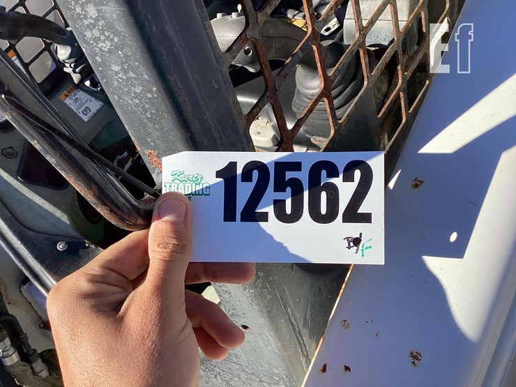 2012-bobcat-s850-image-19