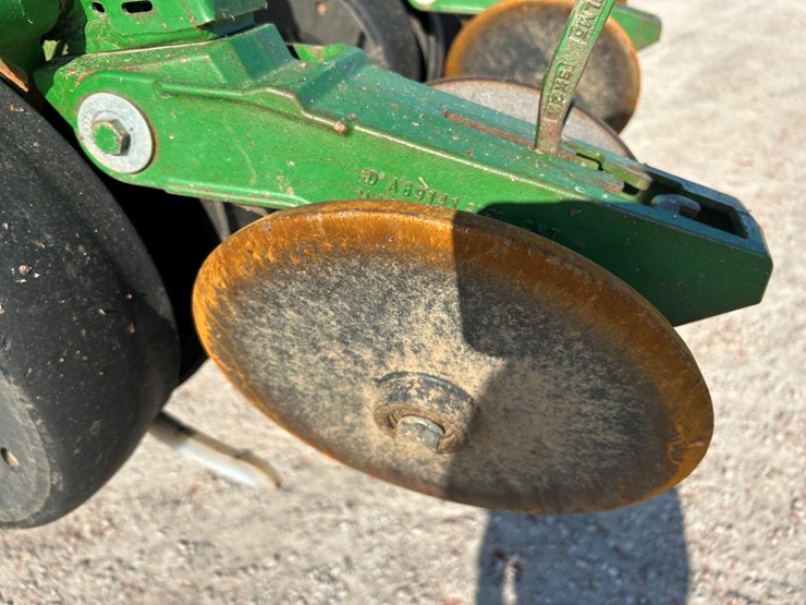 2004-john-deere-1790-image-31