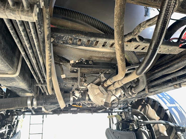 2023-case-ih-4350-patriot--sprayer-image-94