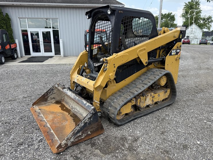 2019-caterpillar-249d-image-1