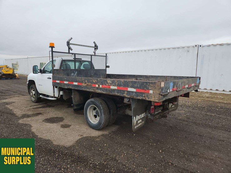 2013-chevrolet-silverado-3500hd-image-3