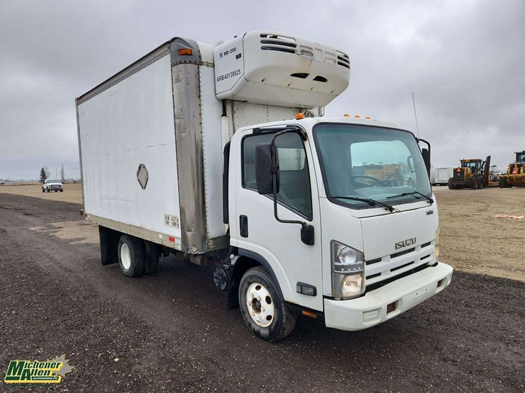 2009-isuzu-npr-image-7