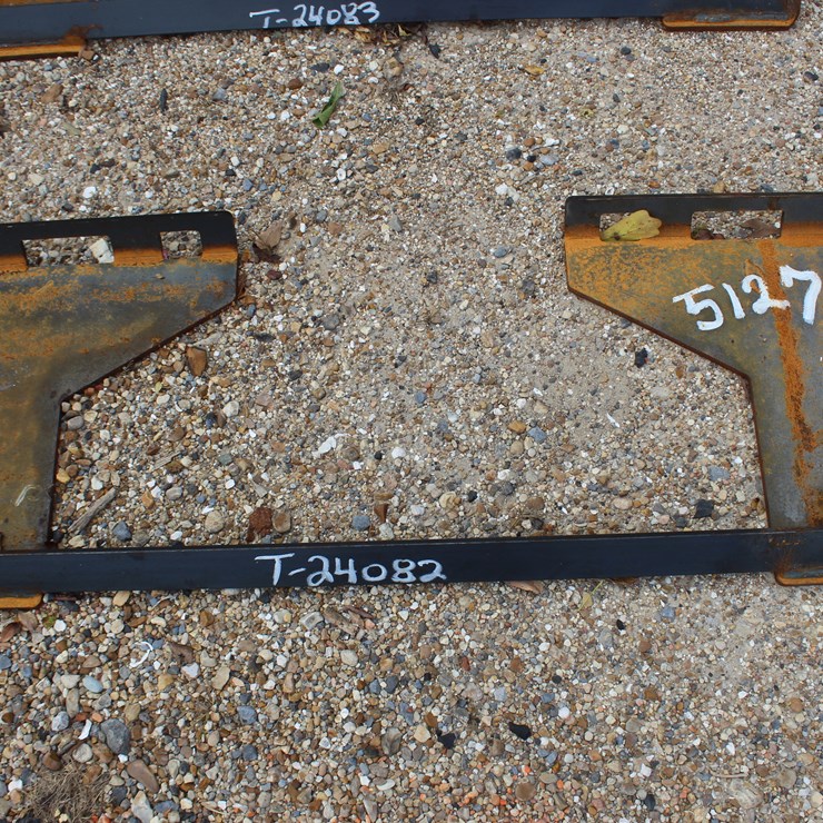 #5127 • 2025 WOLVERINE 3/8 INCH QUICK ATTACH MOUNT PLATE