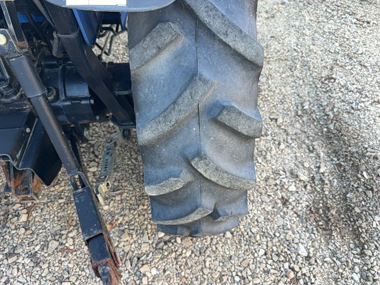 new-holland-boomer-30-image-20