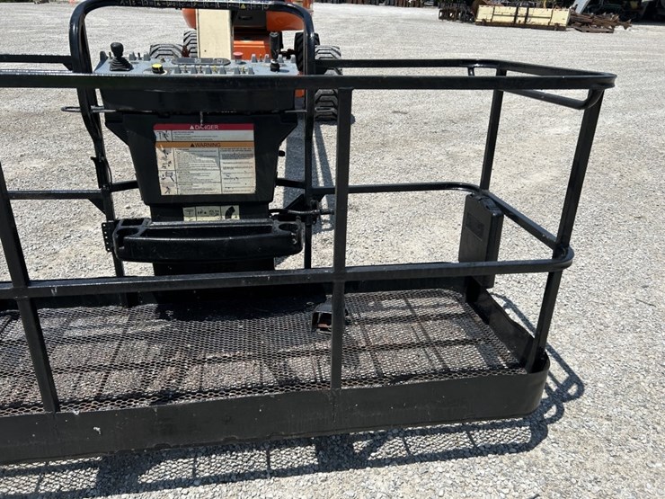 2008-jlg-800a-image-21