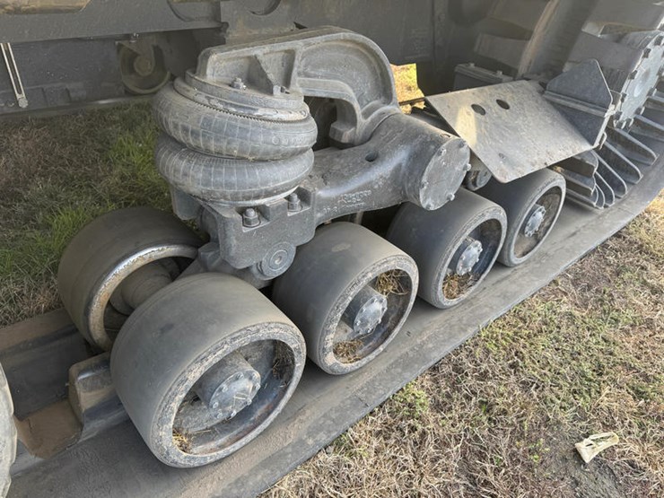 caterpillar-20-image-8