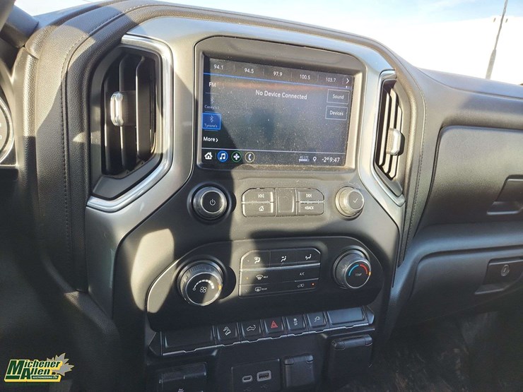 2021-chevrolet-silverado-2500hd-image-13