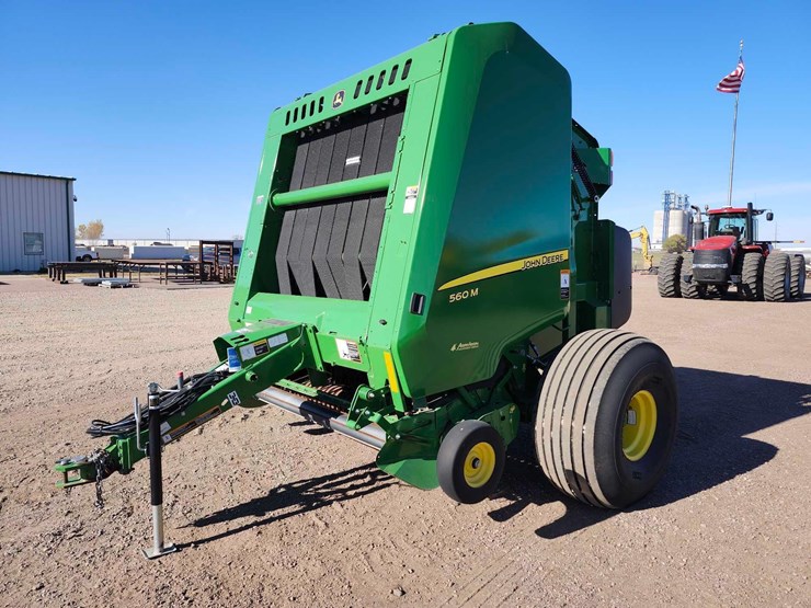 2023-john-deere-560m-image-2