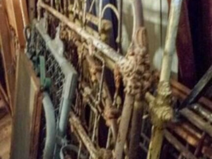 metal-foot-and-head-boards,-gates-image-2