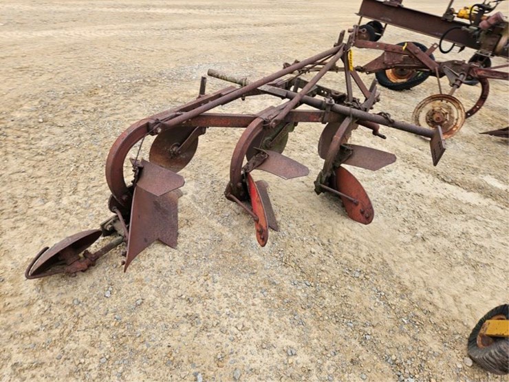 massey-ferguson-14-image-7