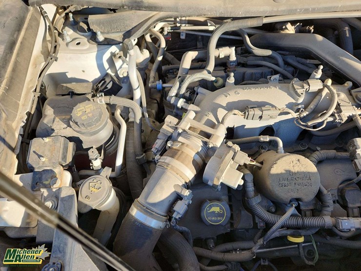 2017-ford-explorer-image-25