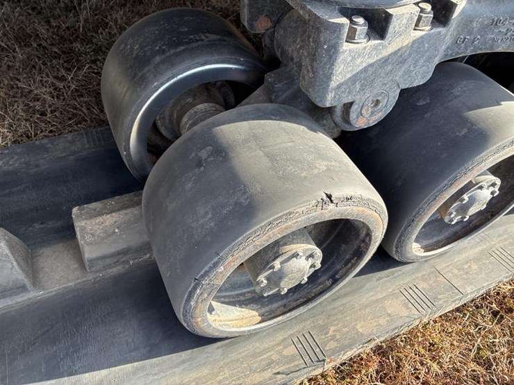 #114632-•-cat-85e-#6js00405-image-43