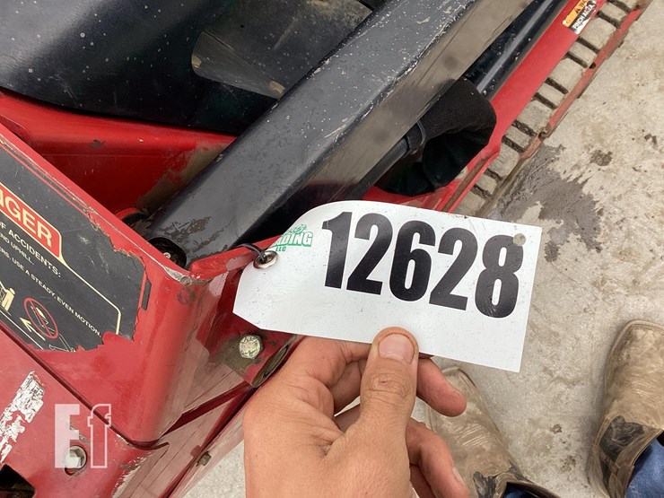 2010-toro-dingo-tx420-image-17