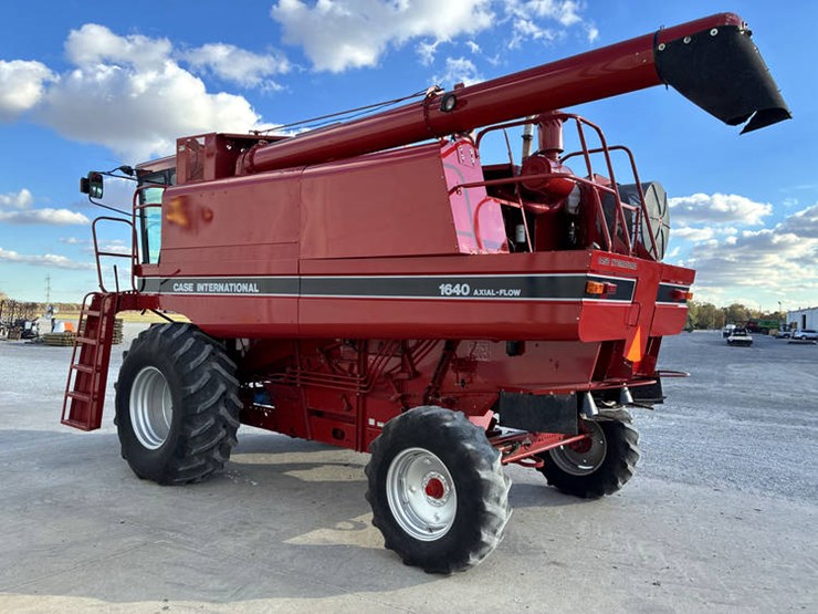 1992-case-ih-1640-image-6