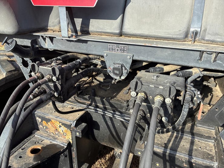 #114632-•-cat-85e-#6js00405-image-21