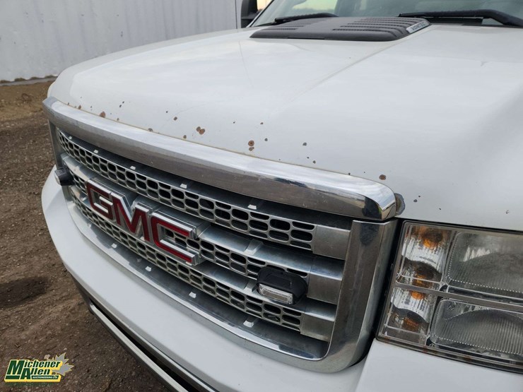 2013-gmc-sierra-2500hd-sle-image-39