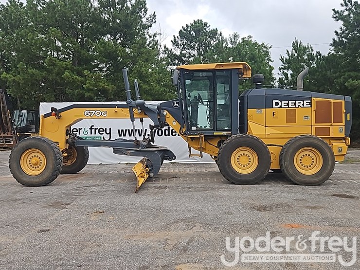 2019-deere-670g-image-2