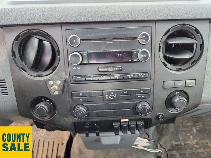 2013-ford-f550-image-15