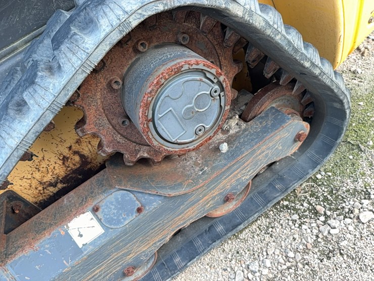 new-holland-c227-image-20