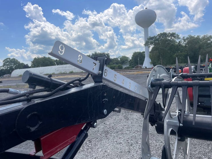 2023-mac-don-fd240-image-22