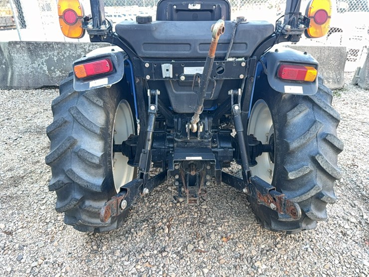 new-holland-boomer-30-image-14