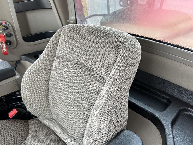 2019-case-ih-8250-image-40