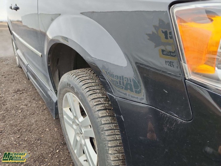 2016-dodge-grand-caravan-crew-image-35