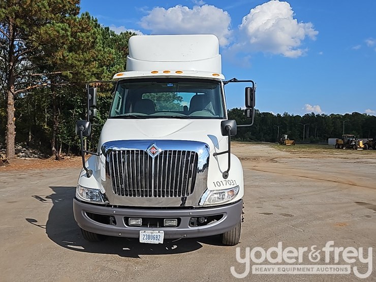 2017-international-8600-image-7